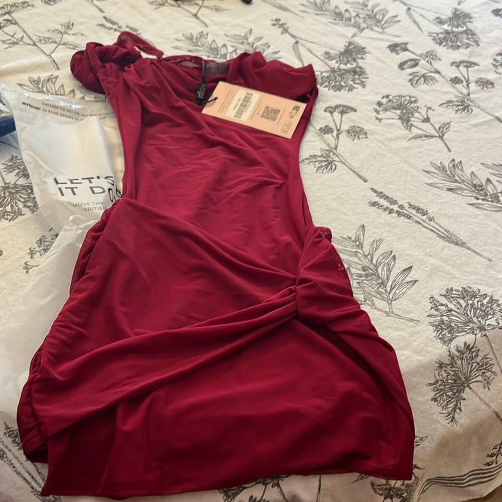 NWT size 0 oh Polly mini dress.  I can do 25.